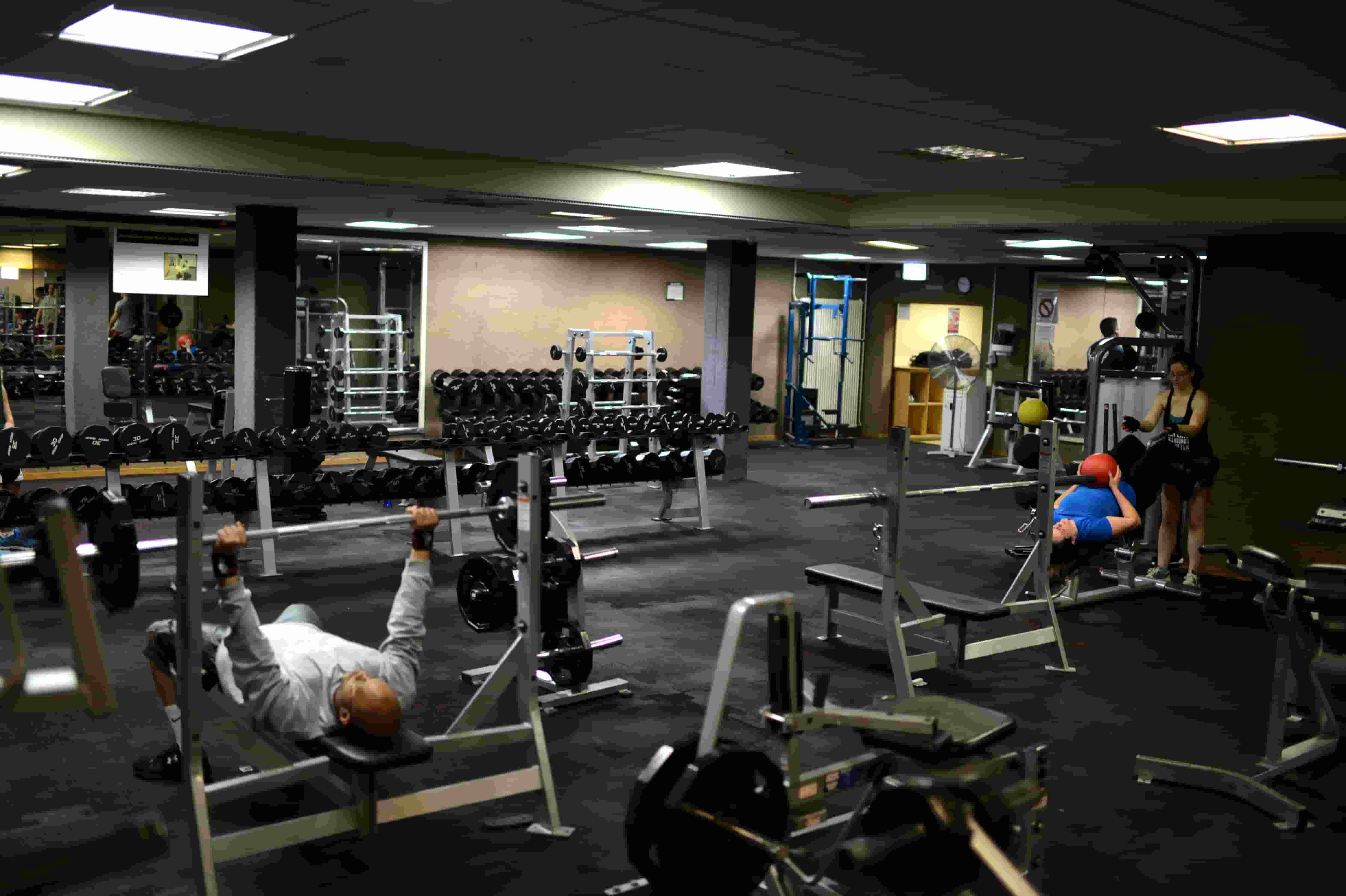 Septyni pratimai, padėsiantys greitai užauginti raumenis ir pasiekti puikų kūno sudėjimą