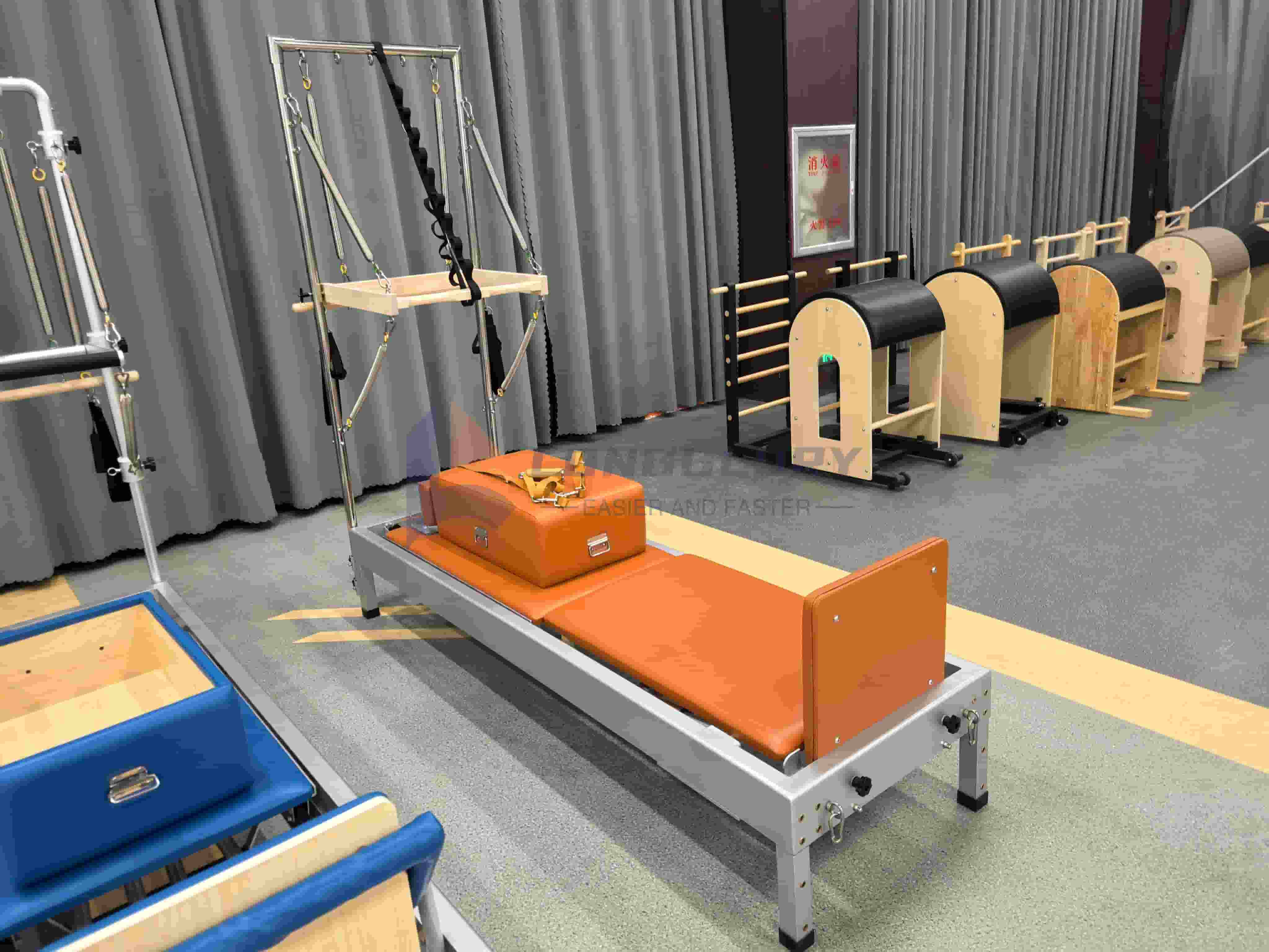 Aliuminio pilateso reformatorius su bokštu