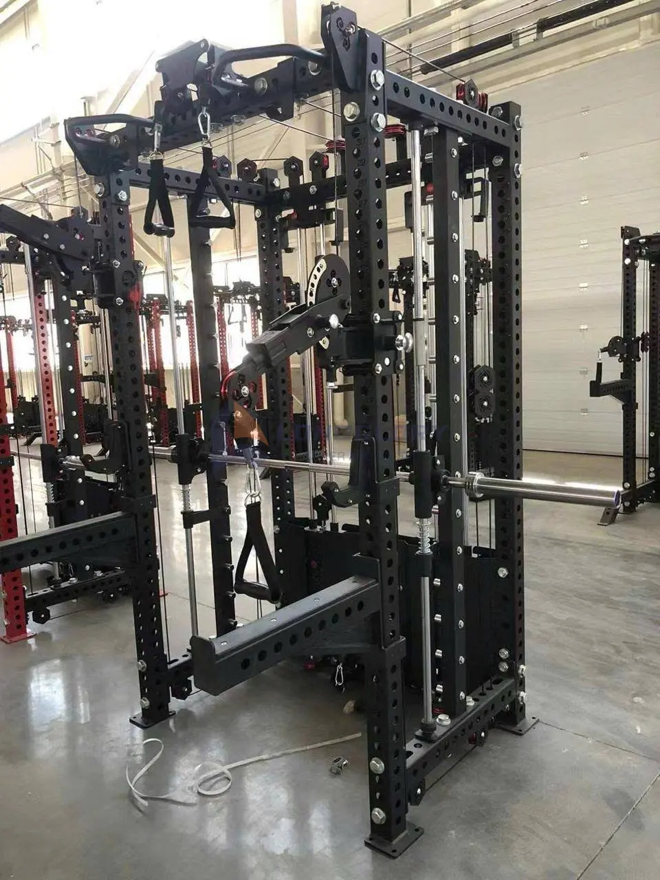 Daugiafunkcis treniruoklis Smith Machine